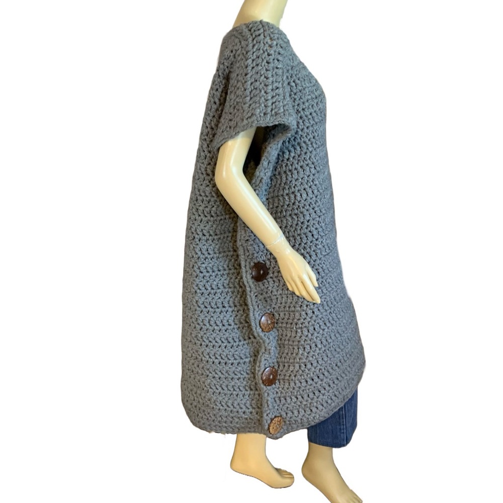 HANDMADE HEAVY KNIT GRAY KNEE LENGTH VEST/DRESS WITH LARGE BUTTONS (2X) - Picture 5 of 13